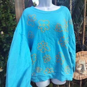 Bucket List Blue Sweatshirt with Daisies Medium
